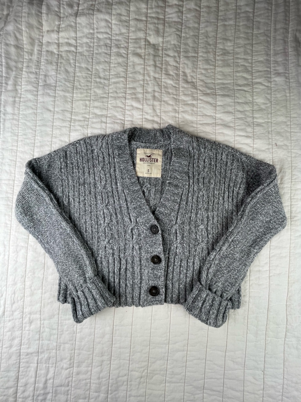Hollister Cropped cable knit cardigan small